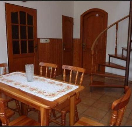 فيلا Apartman Foldes Tibor Veľký Meder المظهر الخارجي الصورة